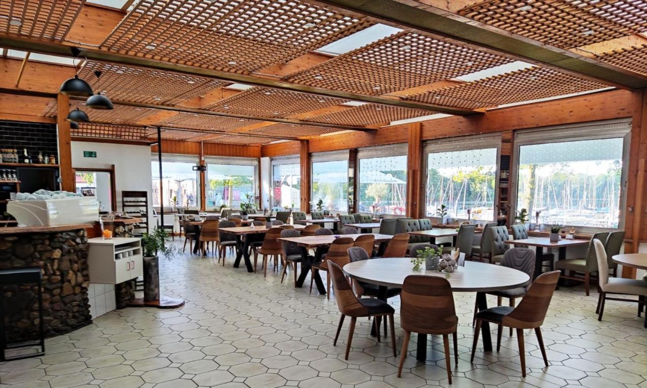 קסנטן Hotel Hido מראה חיצוני תמונה